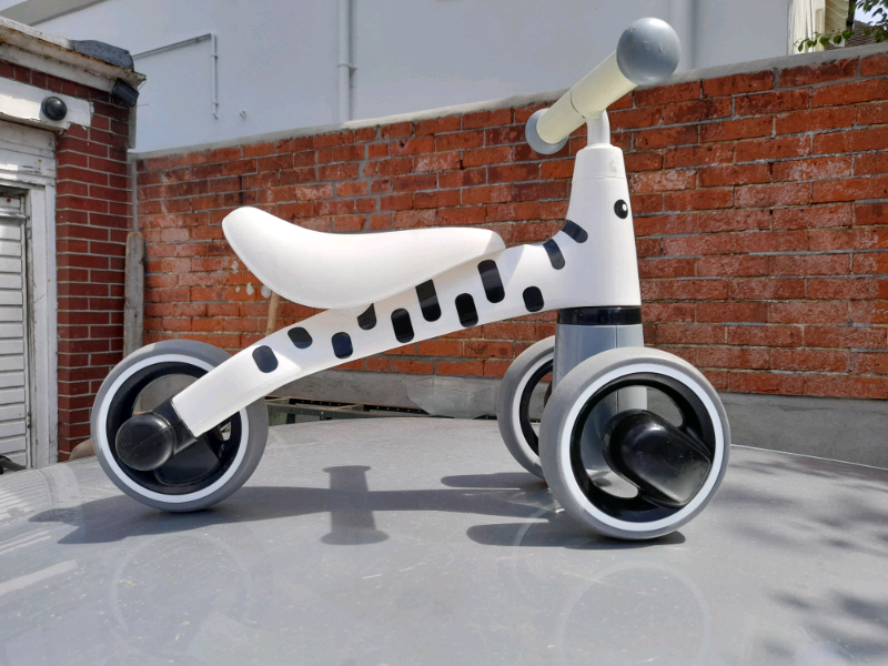 Beehive kids balance bike | in Hove 